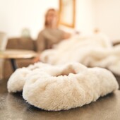 Ils sont vos indispensables pour passer l'hiver en toute sérénité ! ❄
Nos chaussons chauffants Pelucho, sont LA solution parfaite contre les pieds glacés 🥶

➡ 2 min top chrono dans votre micro-ondes 🕐
Et profitez d'un moment de pure détente !

Idéal pour profiter de vos siestes dominicales, découvrez-les dans différents coloris sur notre site 😍

#pelucho #peluchobouillotte #bouillottes #peluchesbouillottes #bouillottesseches #fabricationfrancaise #cocooning #mumlife #bienetre #bienetreaunaturel #chaussons #chaussonsbouillottes #thermotherapie #détente