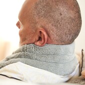 Stress ? Reprise ? Torticolis ? ⏰
Dans ce contexte de rentrée où les sollicitations physiques et mentales sont importantes, nos tours de cou PELUCHO peuvent devenir un allié précieux pour apaiser vos tensions 🤍

Conçus avec douceur et pensés pour apporter un réconfort ciblé, ils offrent une approche naturelle et simple pour soulager vos douleurs 🌿

➡ Et vous ? Quelle couleur de tours de cou aimeriez-vous avoir ?

#pelucho #tourdecou #ideecadeau #douleurs #douleurscervicales #douleursmusculaires #chaleur #bouillottemicroondes #bouillotte #bouillotteseche #cervicales