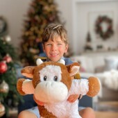 Qui a été gâté à Noël ?
Mais surtout qui a reçu son Pelucho bouillotte ? 😏

Qu'il s'agisse d'un objet tant désiré, d'une douce attention, d'un moment précieux partagé en famille ou d'un délicieux repas, chaque cadeau, petit ou grand, compte ❤

📸 Ici notre petite Marguerite a trouvé son nouveau foyer 😍

#pelucho #peluchobouillotte #noel #bouillotteseche #bouillottemicroonde #chaleur #ideecadeauenfant #ideecadeaubebe #resterauchaud #ideecadeaunoel #doudou #cadeaux #cadeaunoel #vache #cute #mignon