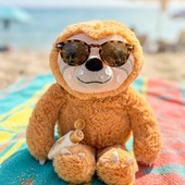 Même en vacances, Patrick notre paresseux ne lésine pas sur la protection ☀️
Cet été, embarquez votre Pelucho glacée pour des vacances tout en fraîcheur !

Et vous, quel est votre indispensable de vacances que vous n'oubliez jamais ? 👇