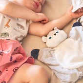 Vous êtes à la recherche d'un adorable cadeau de naissance pour l'un de vos proches ? 🎁

Craquez pour nos bouillottes pour bébés Pelucho 👶
Conçus spécialement pour les tout-petits, celles-ci réchauffent les petits ventres et apaisent les gros chagrins.

🔹 Remplies de grains de blé et de fleurs de lavandes (fabriquées en France)
🔹 100 % micro-ondable
🔹 Testées en laboratoire français
🔹 Format déhoussable

Découvrez-les sans plus tarder sur notre site :
🌐 www.pelucho.fr

#pelucho #peluchobouillotte #toutpourmonbebe #momentdouceur #chaleur #santeaunaturel #naturopathie #thermotherapie #bébé #solutionpourbébé #toutdoux #bouillotteseche #douceur #bouillottebébé