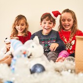 Toute l'équipe PELUCHO® vous souhaite un Joyeux Noël 🎄❤

Que la magie de Noël illumine vos foyers et vous apporte joie, douceur, sérénité et de nouveaux Pelucho bouillottes 🧸✨

#pelucho #peluchobouillotte #joyeuxnoel #noel #bouillotteseche #bouillottemicroonde #chaleur #ideecadeauenfant #ideecadeaubebe #resterauchaud #ideecadeaunoel #woody #doudou #cadeaux