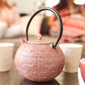 Besoin de déconnecter ? 😴
Heureusement, nos bouillottes sont là pour ça !

Libérez vos tensions en profitant de la chaleur douce et naturelle de nos bouillottes sèches.
Composées de :
🔹 Grains de blé français 🌾
🔹 Fleurs de lavande de Provence 🇫🇷
🔹 et fait avec amour ❤

Nos Pelucho bouillottes agissent sur votre corps via le processus de thermothérapie, mais aussi d'aromathérapie avec leur délicieuse odeur de lavande 💜

#tourdecou #bouillottesseches #ideecadeau #ideecadeau #pelucho #douleurs #douceur #thermotherapie #naturopathie #pharmacies #peluchobouillottes #chaud #froid #relaxation #detente #bienetre